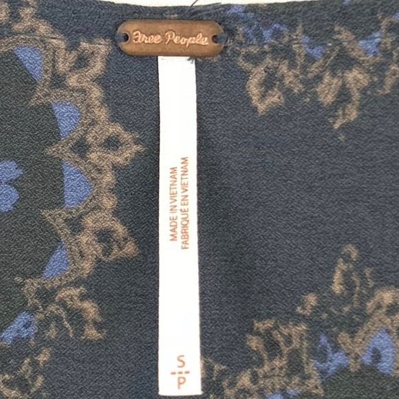 Free People Cowling Around Printed Top - Picture 5 of 8